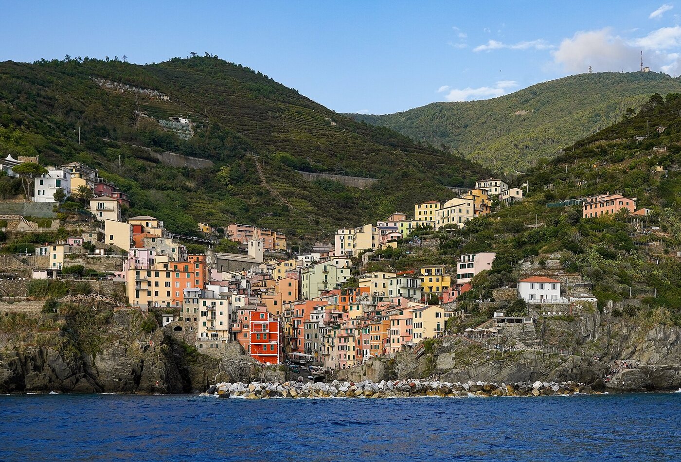 Riomaggiore и coastal access Cinque Terre