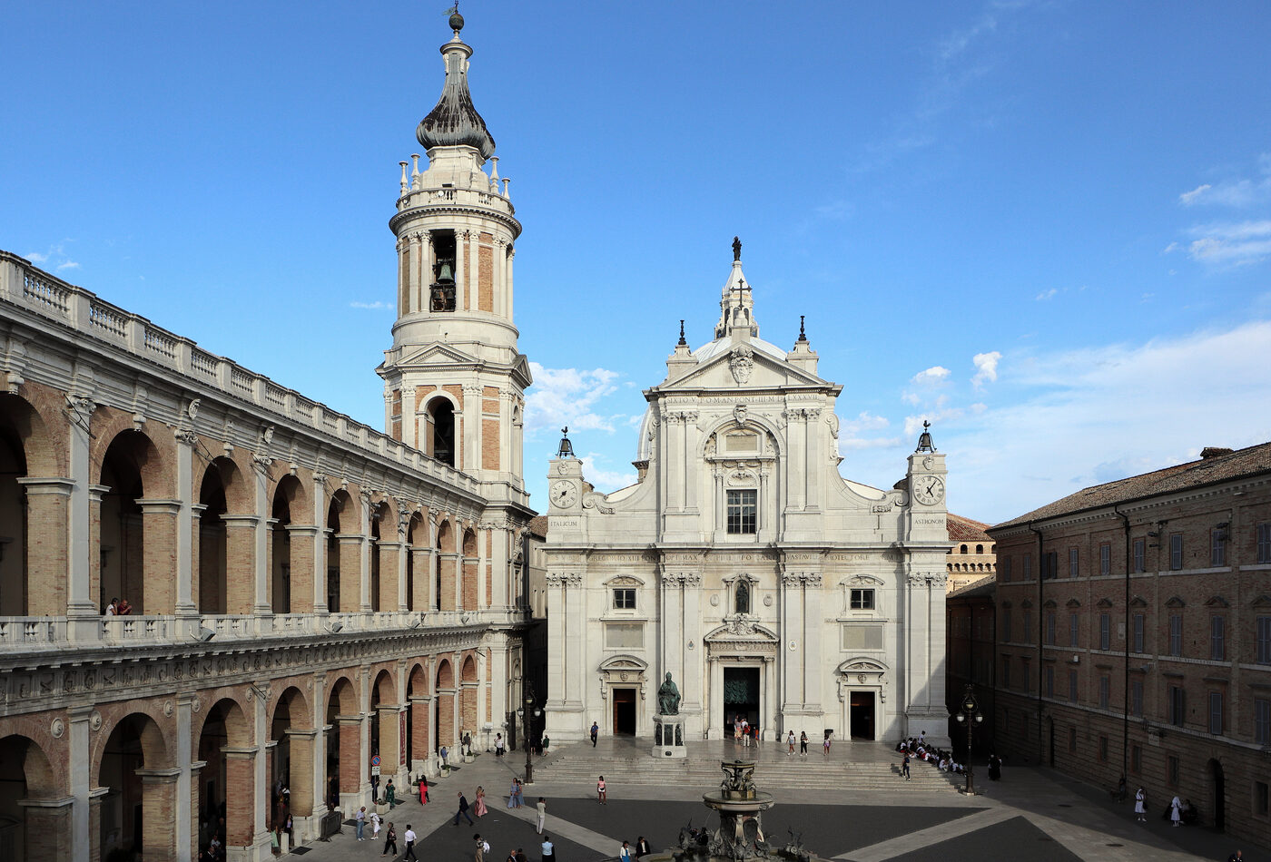 Loreto и малые города Marche для бюджета в EUR